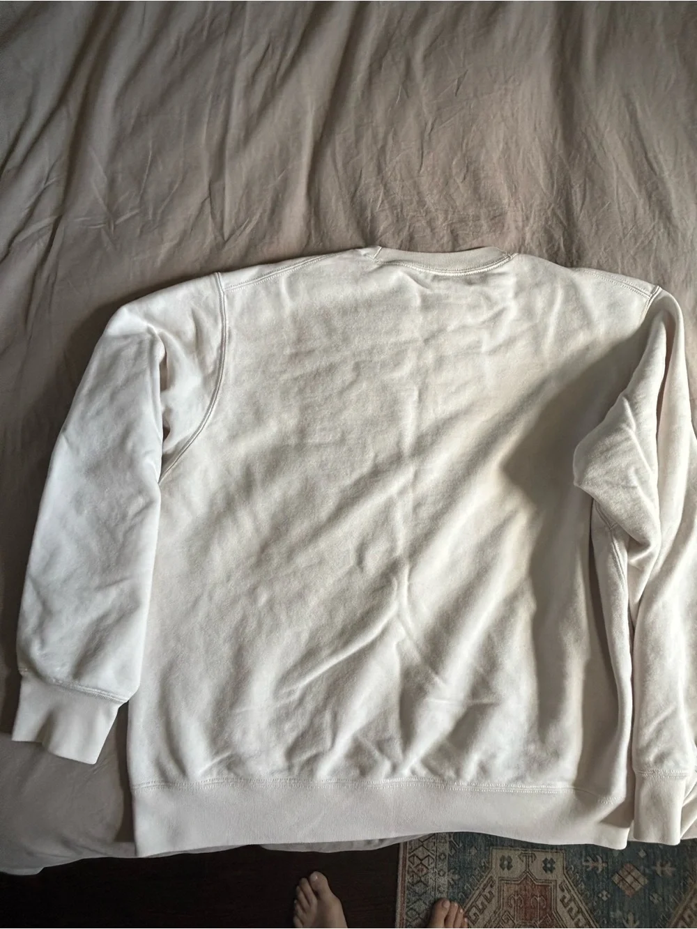 From Uniqlo Tokyo. Cream Graphic Crewneck Sweatshirt - Picture 4 of 6